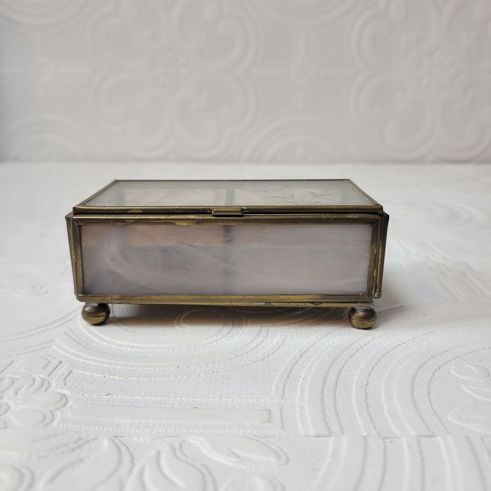 Vintage Brass Glass Jewelry Trinket‎ Box Ornate Feet Hinged Lid Etched Flowers